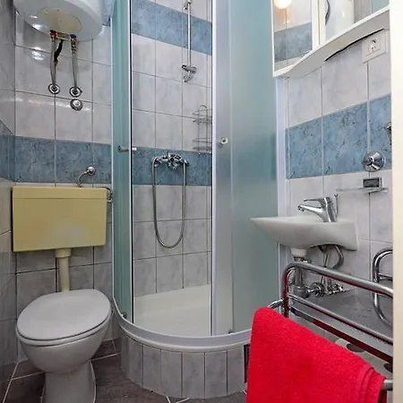 Classy Center * Σπλιτ